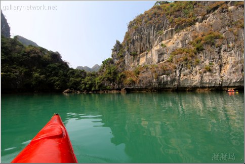 halong sea kayak